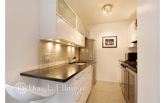 Sold by Douglas Elliman | media 14