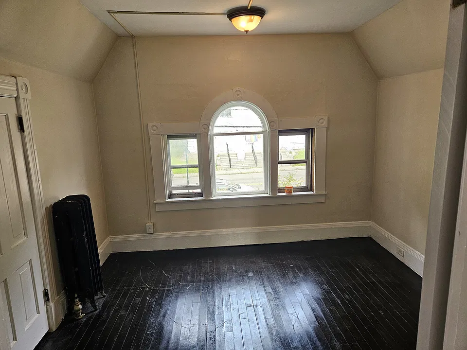 Bedroom
Walk in Closet
