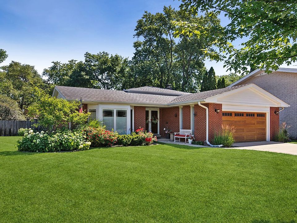 1st image of 6833 N Concord Ln