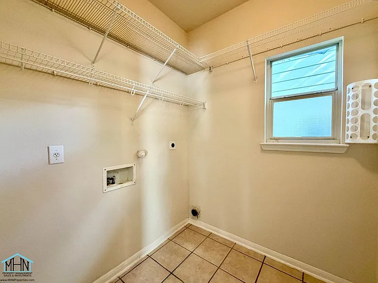 518 Willow Grove Dr — Photo 16