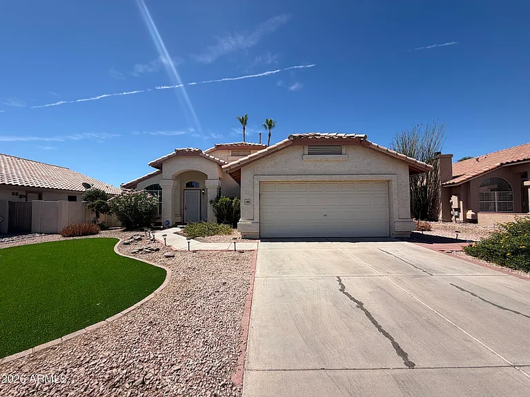 1289 W Maria Ln — Photo 2