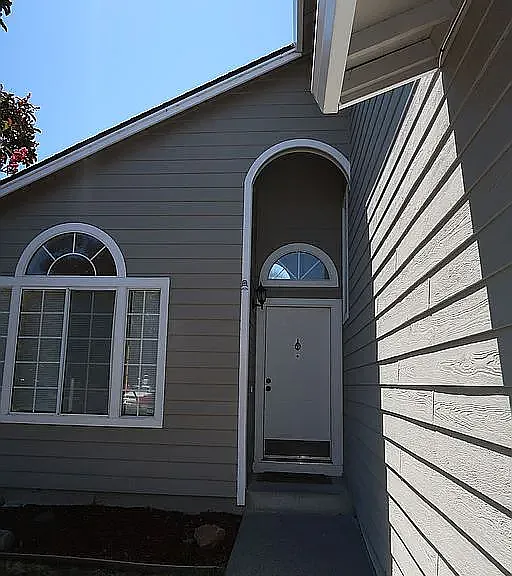 701 Deerfield Dr — Photo 4