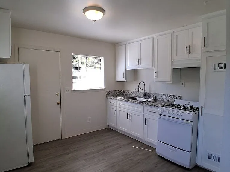 1008 Jefferson Ave. — Photo 5