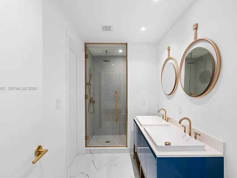 2678 Tigertail Ave #615 — Photo 7
