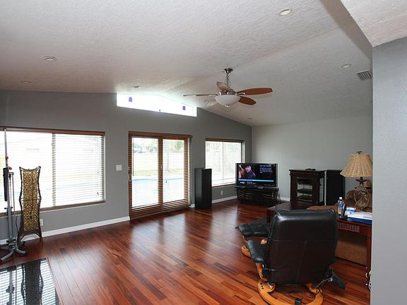 3rd image of 1504 Orange St
