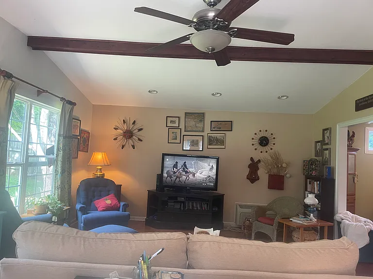 10945 Gilian Ln — Photo 16
