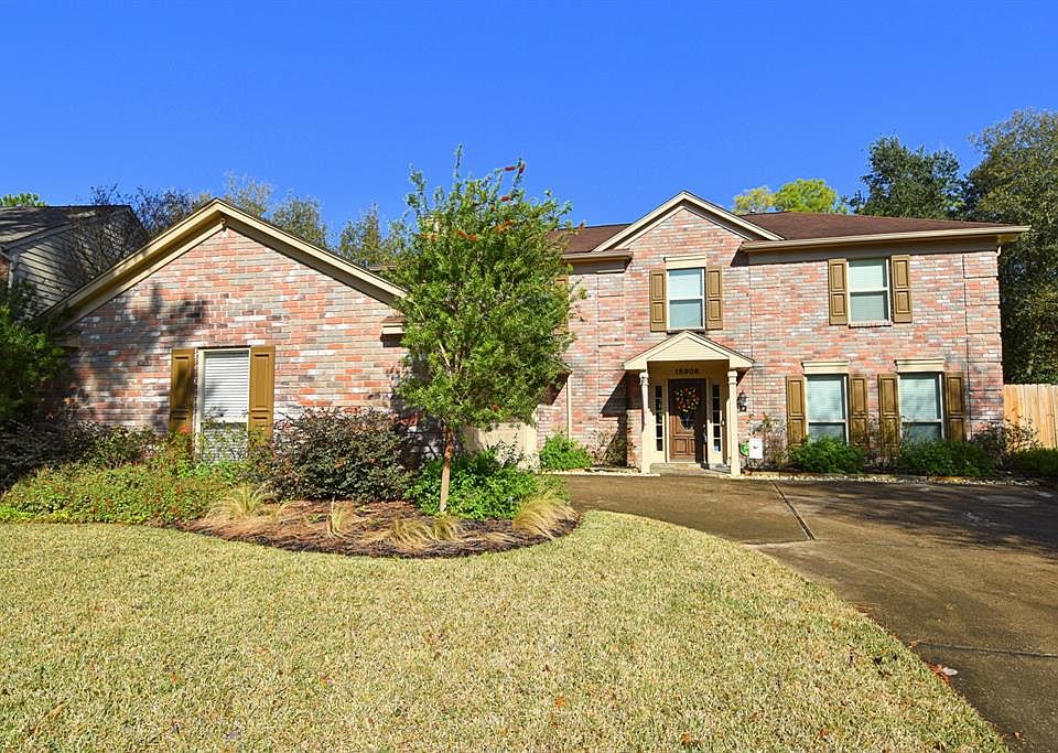 1st image of 15906 Hickory Cove Dr