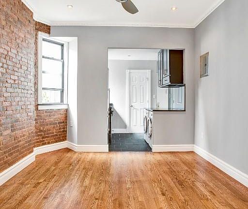 2nd image of 724 10th Ave APT 4A