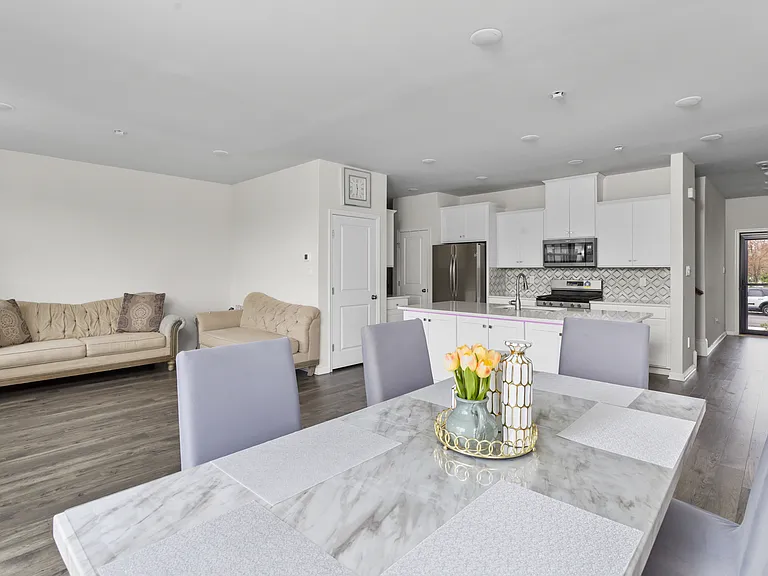 34 Marion Ave — Photo 11