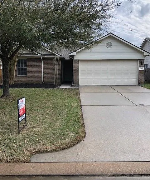 32107 Anne Ln — Photo 2