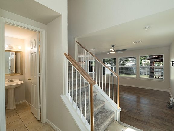 4th image of 408 Woodsorrel Way