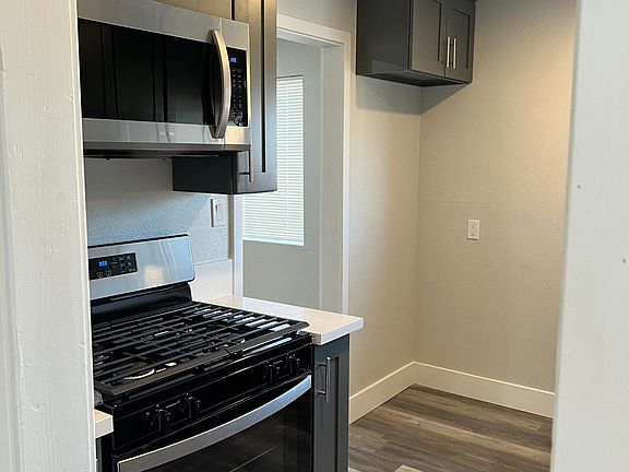 4th image of 14353 S Flallon Ave #3