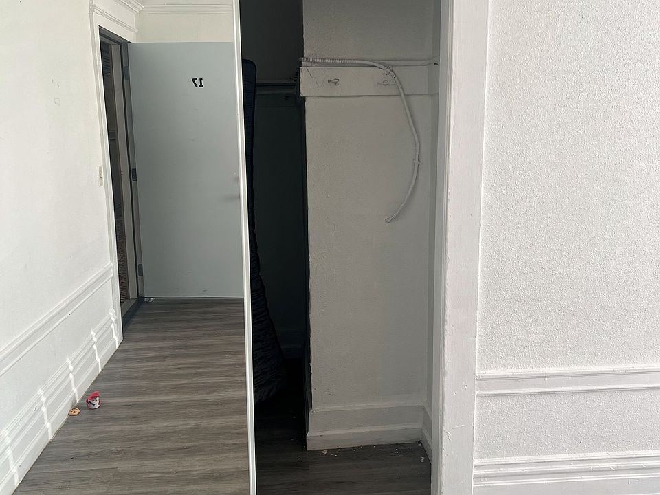 CLOSET IN ROOM 2