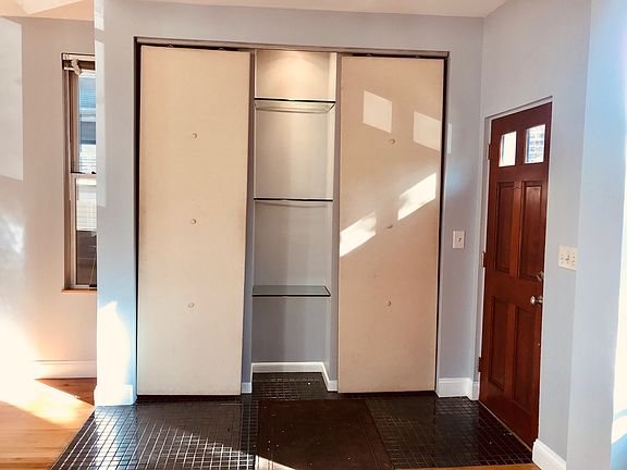 3rd image of 1416 N Greenview Ave #2