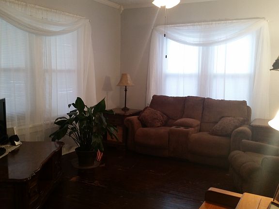 3rd image of 1010 Avenue D