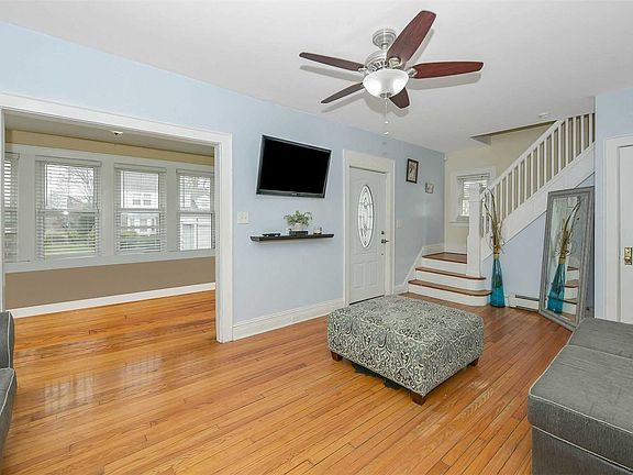 4th image of 175 N Corona Ave