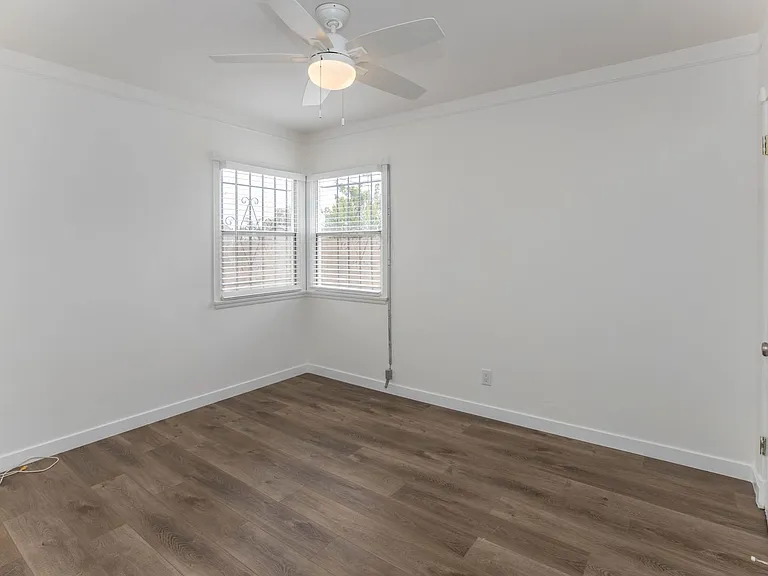 740 Flower Ave #742 — Photo 13