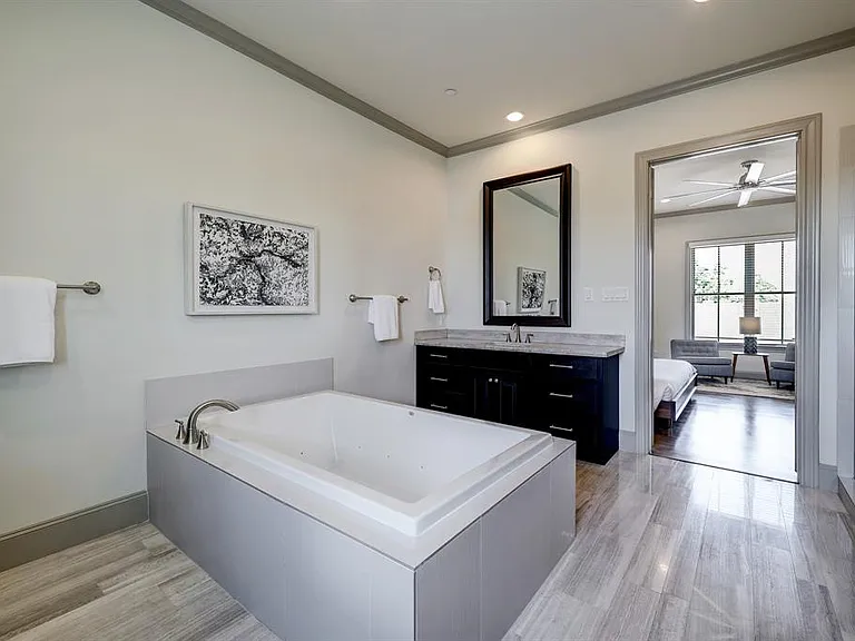 5104 Jackson St — Photo 14