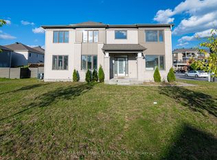 2307 Watercolours Way, Ottawa, ON K2J 6N2