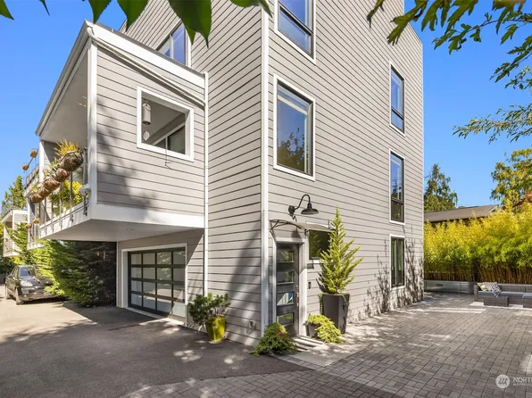 270 Grow Avenue NW, Bainbridge Island, WA 98110
