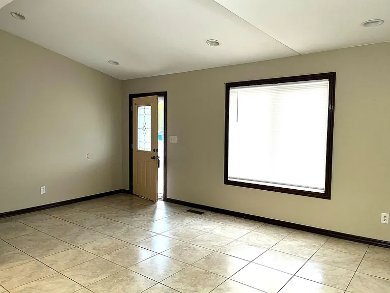 1128 S Sedgwick St — Photo 5