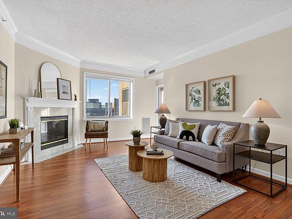 3rd image of 901 N Monroe St APT 1408