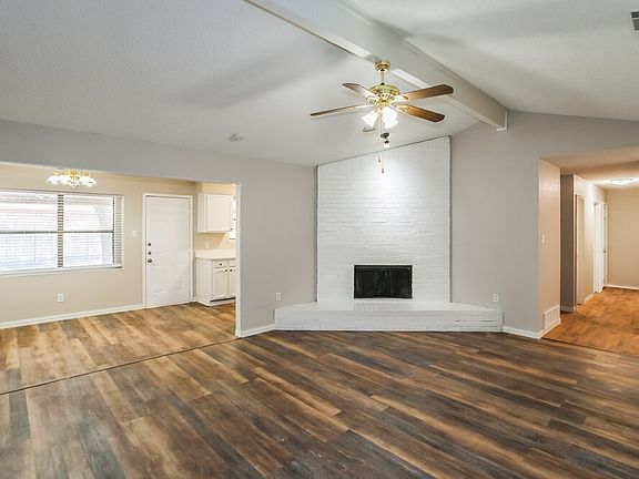 3rd image of 500 Greenway Dr