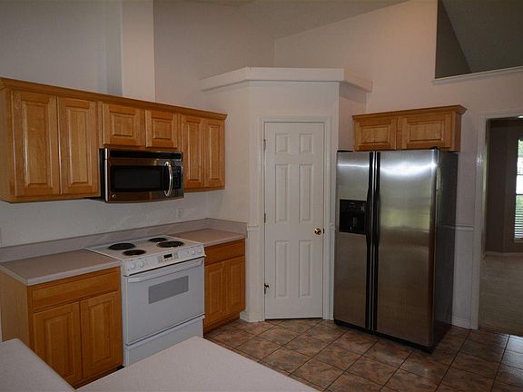 2nd image of 4021 Maltese Way
