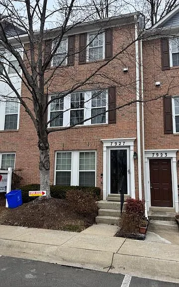 7927 Foxcrest Ct #7927 — Photo 1