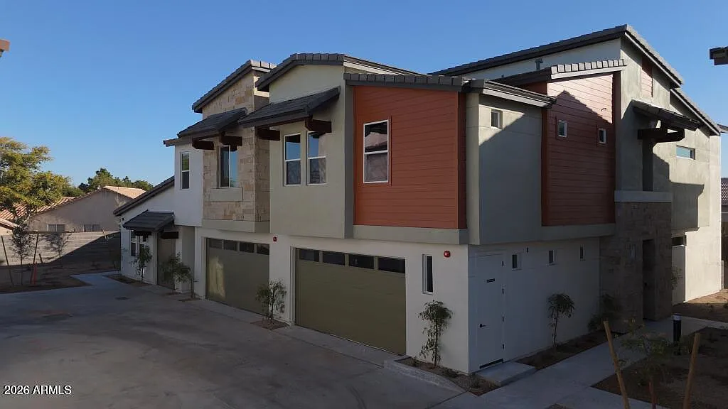 3 bed, 2.5 bath, 1800 sqft, $3,000 — Photo 2