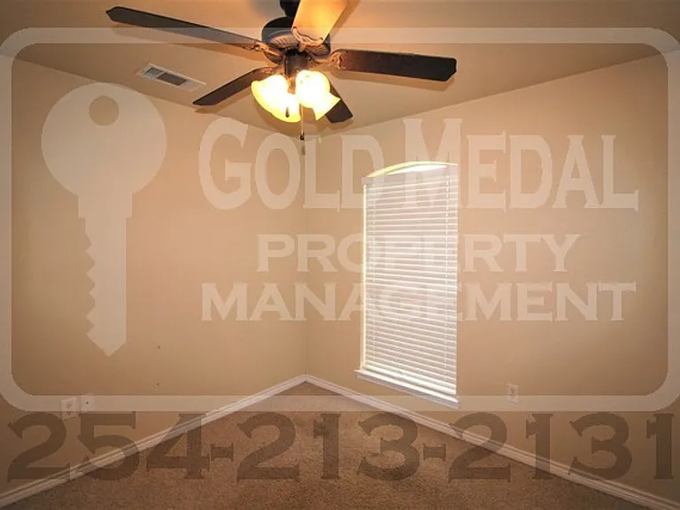 401 Hedy Dr — Photo 19