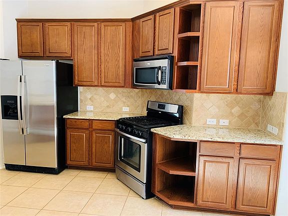 2nd image of 10424 Sexton Dr