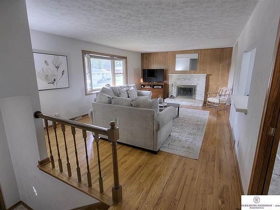4th image of 12218 Shirley St