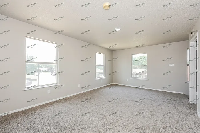 3916 Wendover Dr — Photo 9