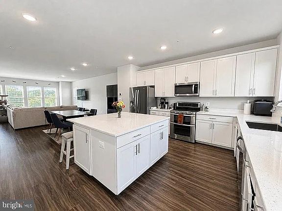4th image of 3491 Cormorant Dr