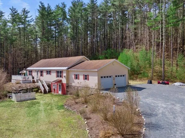 1346 Barber Pond Road, Pownal, VT 05261