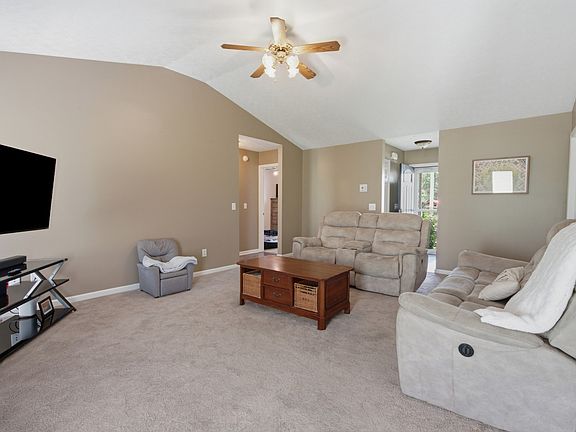 5th image of 710 Pinehurst Point