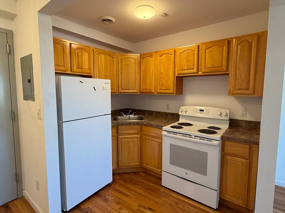 2131 Mapes Ave #4A