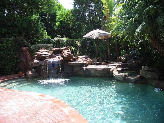 Your own tropical resort