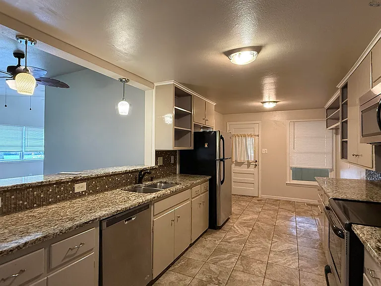 3108 Speedway Ave — Photo 4