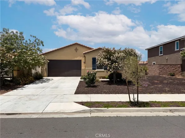 2460 Fernwood Ln, Perris, CA 92570