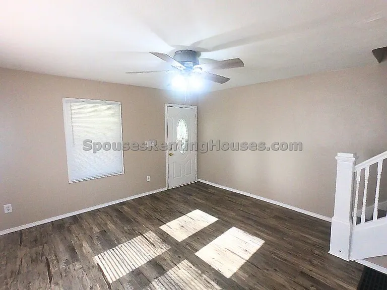 4017 E 11th St #1 — Photo 3