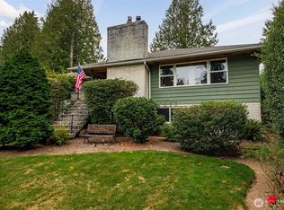 8020 W Glen Dr, Everett, WA 98203