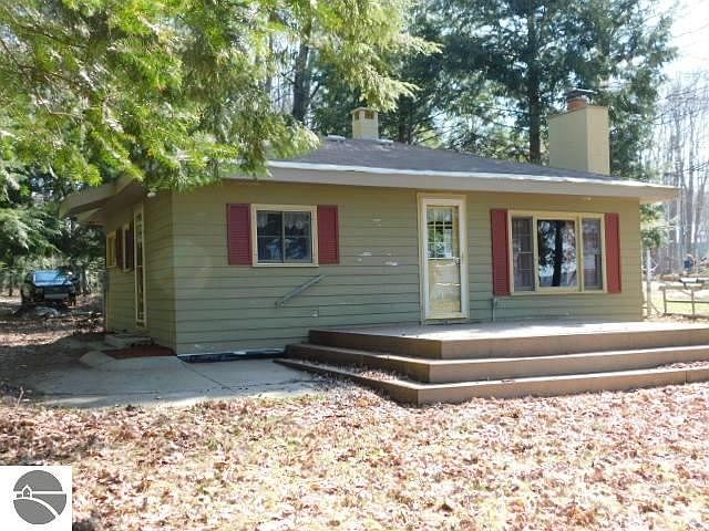 1st image of 5427 E Shore Dr NE