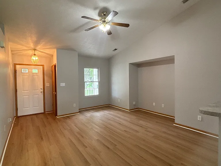 6711 Hunters Creek Blvd — Photo 4
