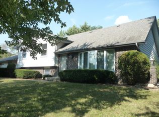 10S473 Book Rd, Naperville, IL 60564