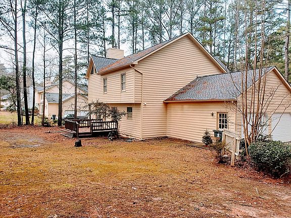 4th image of 295 Creekwood Trl