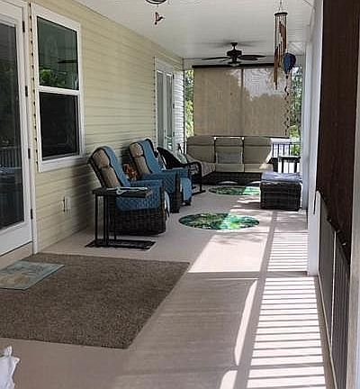 screen porch upper level