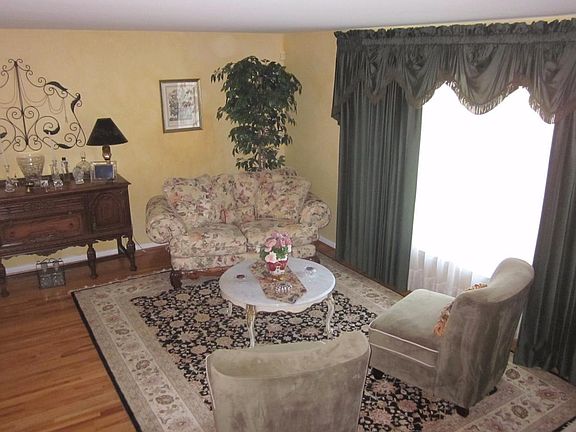 5th image of 11623 Kelvin Ave