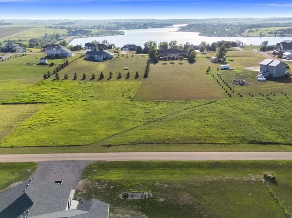 Reed Ct, Canistota, SD 57012